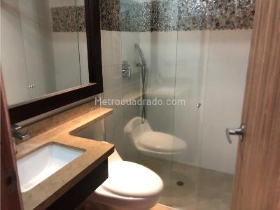 Apartamento de 3 alcobas en arriendo en La Mota, Medellín, 80 m² · foto 12 de 15
