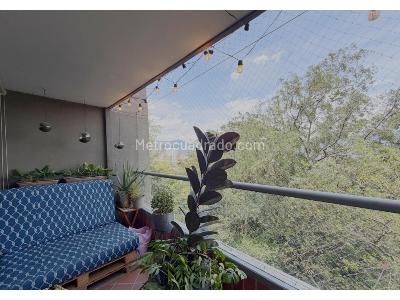 Apartamento de 2 alcobas en venta en El Poblado, Medellín, 121 m² · foto 3 de 13