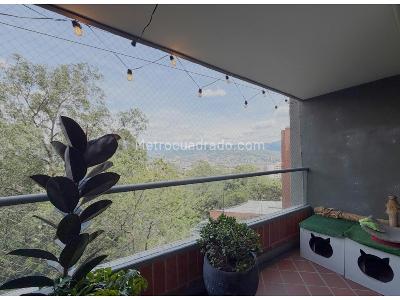 Apartamento de 2 alcobas en venta en El Poblado, Medellín, 121 m² · foto 4 de 13
