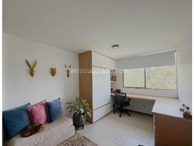 Apartamento de 2 alcobas en venta en El Poblado, Medellín, 121 m² · foto 8 de 13