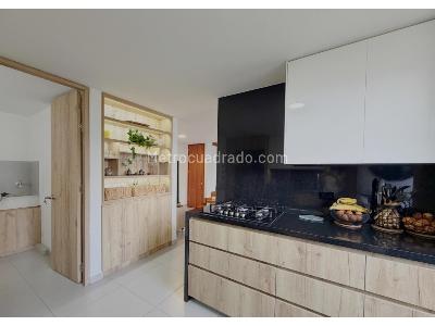 Apartamento de 2 alcobas en venta en El Poblado, Medellín, 121 m² · foto 11 de 13