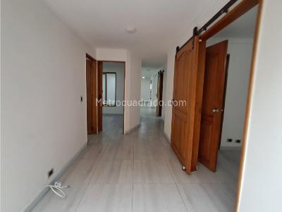 Apartamento de 3 alcobas en arriendo en Laureels, Medellín, 174 m² · foto 4 de 13