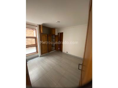 Apartamento de 3 alcobas en arriendo en Laureels, Medellín, 174 m² · foto 9 de 13