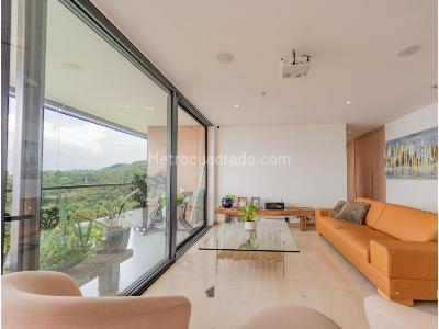 Apartamento de 3 alcobas en arriendo en El Poblado, Medellín, 170 m² · foto 2 de 13
