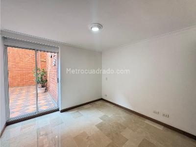 Apartamento de 3 alcobas en venta en Laueles, Medellín, 150 m² · foto 10 de 18