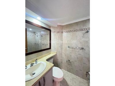 Apartamento de 3 alcobas en venta en Laueles, Medellín, 150 m² · foto 14 de 18
