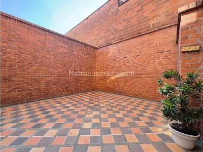 Apartamento de 3 alcobas en venta en Laueles, Medellín, 150 m² · foto 17 de 18