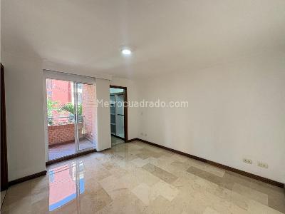 Apartamento de 3 alcobas en venta en Laueles, Medellín, 150 m² · foto 5 de 18