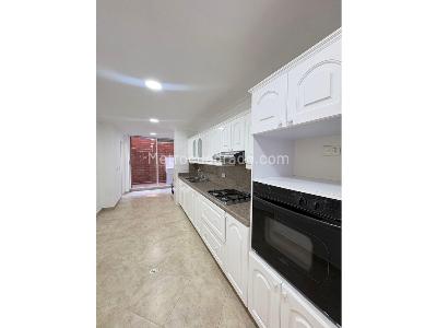 Apartamento de 3 alcobas en venta en Laueles, Medellín, 150 m² · foto 8 de 18
