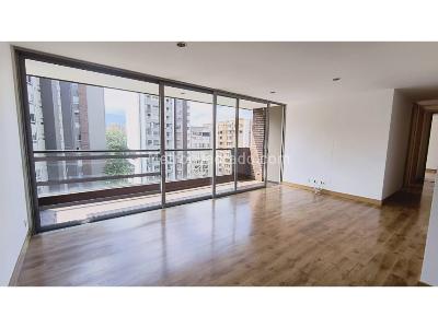 Apartamento de 3 alcobas en arriendo en El Poblado, Medellín, 84 m² · foto 2 de 12