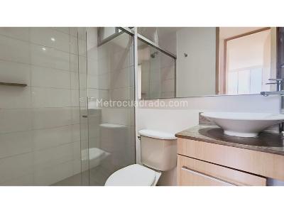Apartamento de 3 alcobas en arriendo en El Poblado, Medellín, 84 m² · foto 9 de 12