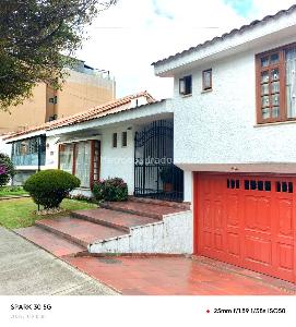 Casa de 4 alcobas en venta en Santa Barbara, Bogotá, 500 m² · foto 2 de 20