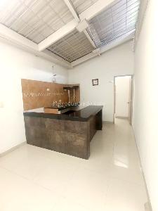 Casa de 5 alcobas en venta en El Batan, Bogotá, 390 m² · foto 13 de 20