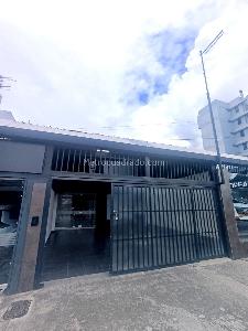 Casa de 5 alcobas en venta en El Batan, Bogotá, 390 m² · foto 2 de 20