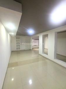 Casa de 5 alcobas en venta en El Batan, Bogotá, 390 m² · foto 7 de 20