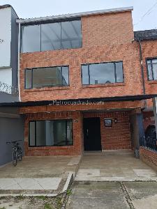 Casa de 3 alcobas en venta en La Virginia, Chía, 130 m² · foto 2 de 20