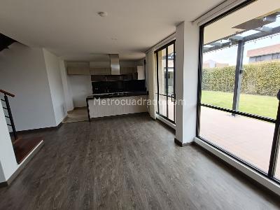 Casa de 4 alcobas en arriendo en Entrelomas, Zipaquirá, 320 m² · foto 3 de 20