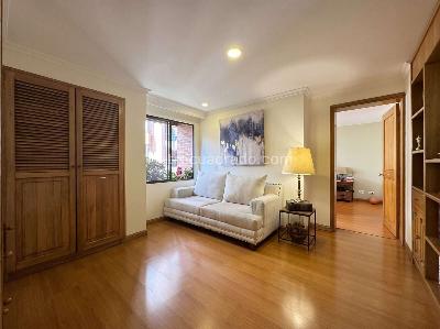 Apartamento de 2 alcobas en venta en El Virrey, Bogotá, 115 m² · foto 9 de 16