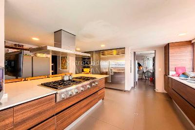Apartamento de 3 alcobas en arriendo en Chico Alto, Bogotá, 350 m² · foto 7 de 10