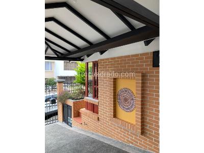 Casa de 4 alcobas en venta en La Castellana, Pasto, 240 m² · foto 4 de 20