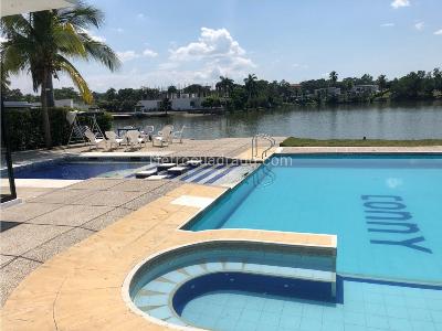 Casa de 5 alcobas en venta en Lagos Del Peñon, Girardot, 794 m² · foto 3 de 15