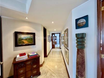 Apartamento de 3 alcobas en venta en Los Rosales, Bogotá, 382 m² · foto 6 de 20