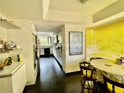 Apartamento de 3 alcobas en venta en Los Rosales, Bogotá, 382 m² · foto 10 de 20