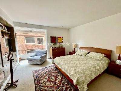 Apartamento de 3 alcobas en venta en Los Rosales, Bogotá, 382 m² · foto 18 de 20