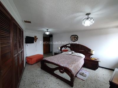 Apartamento de 3 alcobas en venta en Cerro Cristales, Cali, 212 m² · foto 13 de 20