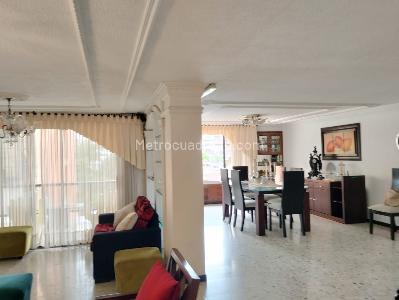 Apartamento de 3 alcobas en venta en Cerro Cristales, Cali, 212 m² · foto 2 de 20