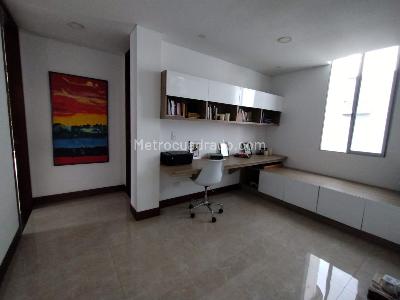 Casa de 4 alcobas en venta en Condominio Lago Club Pance, Cali, 407 m² · foto 11 de 14