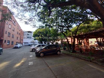 Apartamento en venta en El Lido, Cali · foto 2 de 19