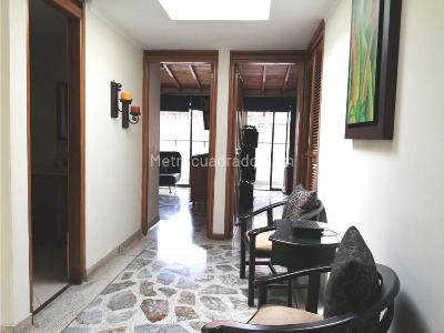 Apartamento de 4 alcobas en venta en Laureles, Medellín, 240 m² · foto 8 de 20
