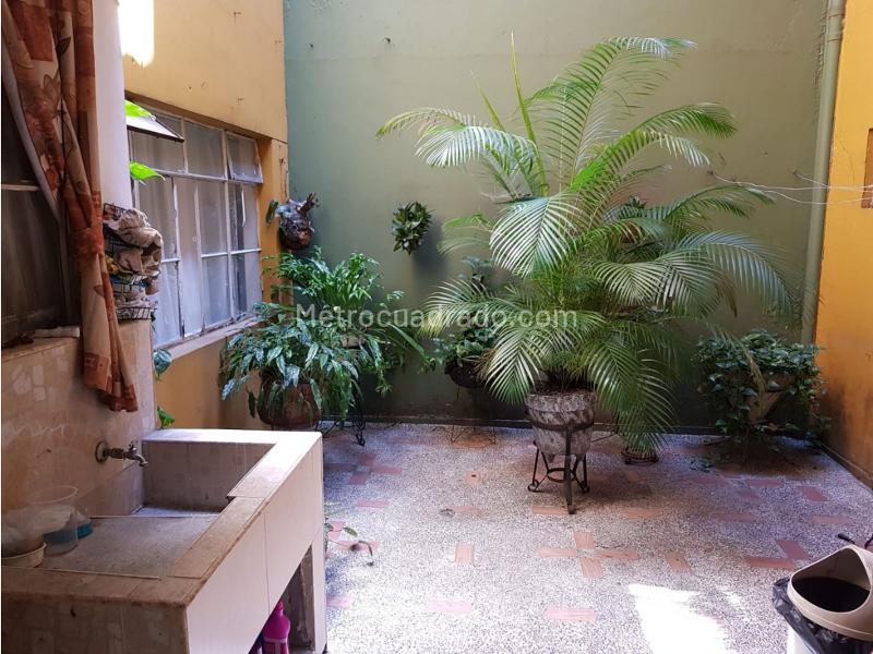 Casa Comercial de 5 Alcobas en Laureles - 9