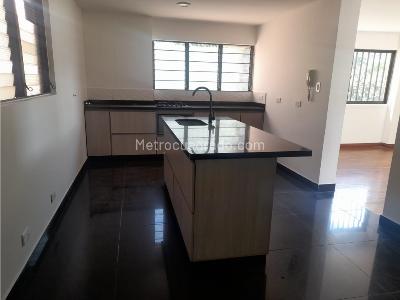 Apartamento de 3 alcobas en arriendo en El Poblado, Medellín, 134 m² · foto 5 de 16