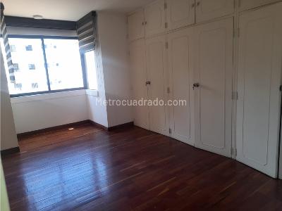 Apartamento de 3 alcobas en arriendo en El Poblado, Medellín, 134 m² · foto 9 de 16