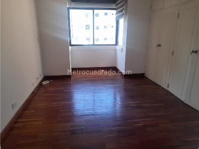 Apartamento de 3 alcobas en arriendo en El Poblado, Medellín, 134 m² · foto 13 de 16