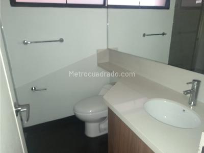 Apartamento de 3 alcobas en arriendo en El Poblado, Medellín, 134 m² · foto 15 de 16
