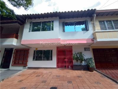 Casa de 5 alcobas en venta en Belen Malibu, Medellín, 260 m² · foto 2 de 13