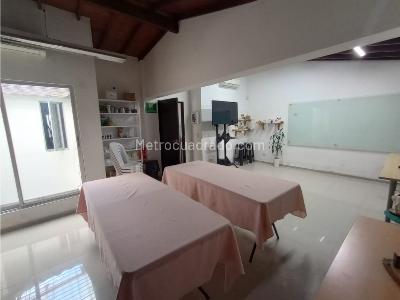 Casa de 5 alcobas en venta en Belen Malibu, Medellín, 260 m² · foto 10 de 13