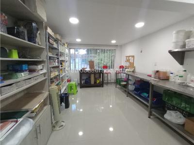 Casa de 5 alcobas en venta en Belen Malibu, Medellín, 260 m² · foto 11 de 13