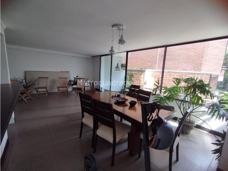 Modern 5BR Apartment in Patio Bonito with 2 Garages - 3