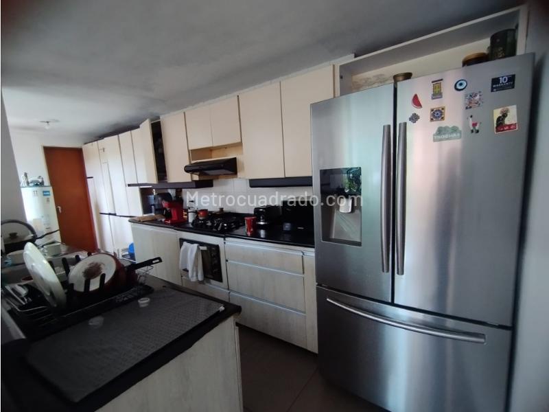 Modern 5BR Apartment in Patio Bonito with 2 Garages - 7