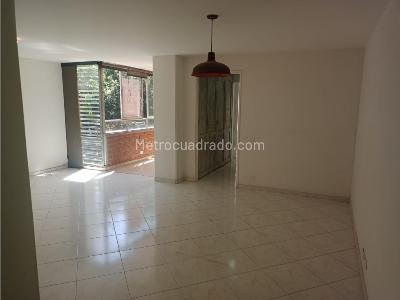 Apartamento de 3 alcobas en arriendo en El Poblado, Medellín, 110 m² · foto 3 de 16