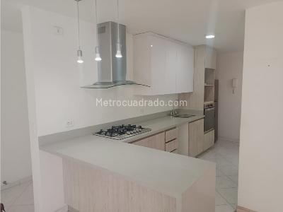 Apartamento de 3 alcobas en arriendo en El Poblado, Medellín, 110 m² · foto 10 de 16