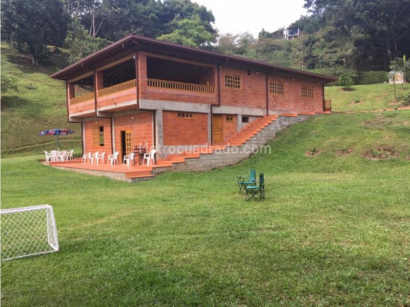 5BR Finca in Barbosa (900 m²) - 3