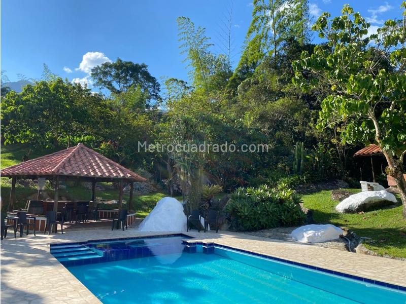5BR Finca in Barbosa (900 m²) - 5