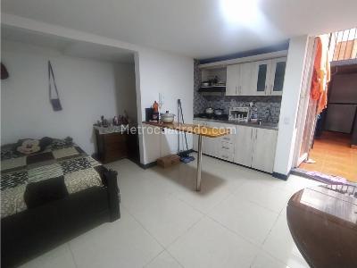 Apartamento en venta en Buenos Aires, Medellín · foto 2 de 12