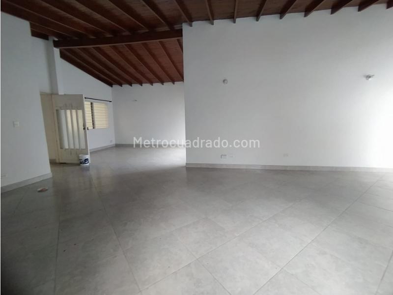 4BR Apartment in Calasanz (160 m²)