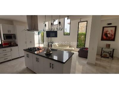 Casa de 4 alcobas en arriendo en El Porvenir, Rionegro, 240 m² · foto 2 de 14